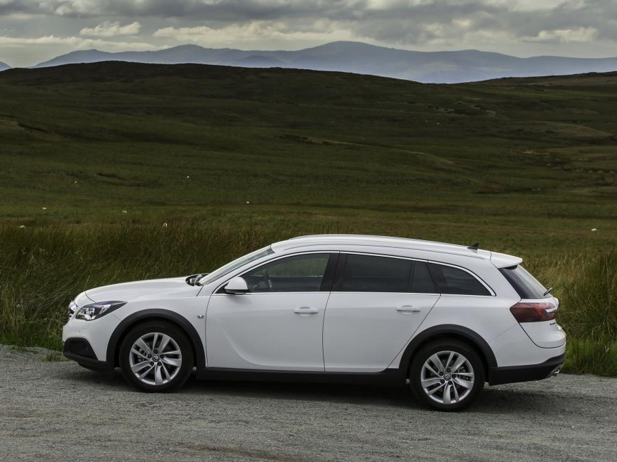  Vauxhall Insignia Country Tourer 2013 года  (фото 6 из 28)